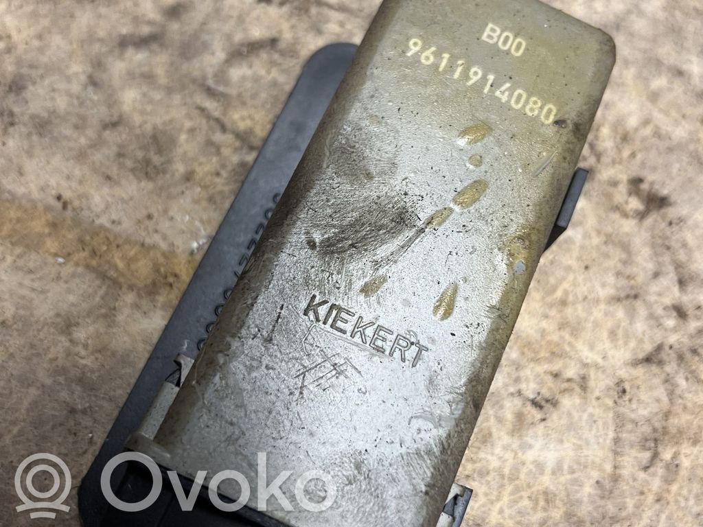 Citroen Berlingo Door central lock control unit/module 