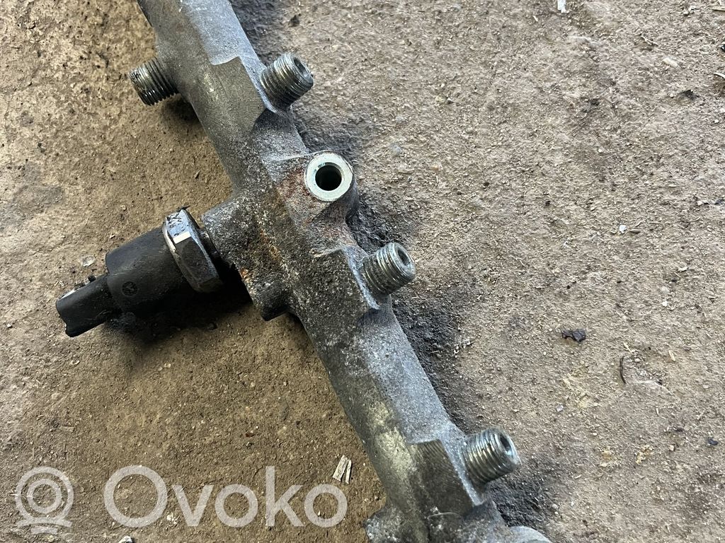 Peugeot 607 Listwa wtryskowa 