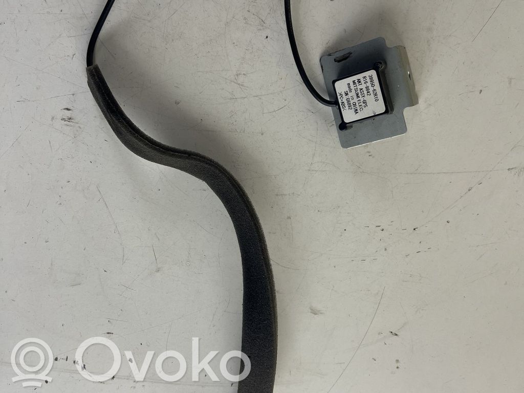 Suzuki Ignis GPS-pystyantenni 
