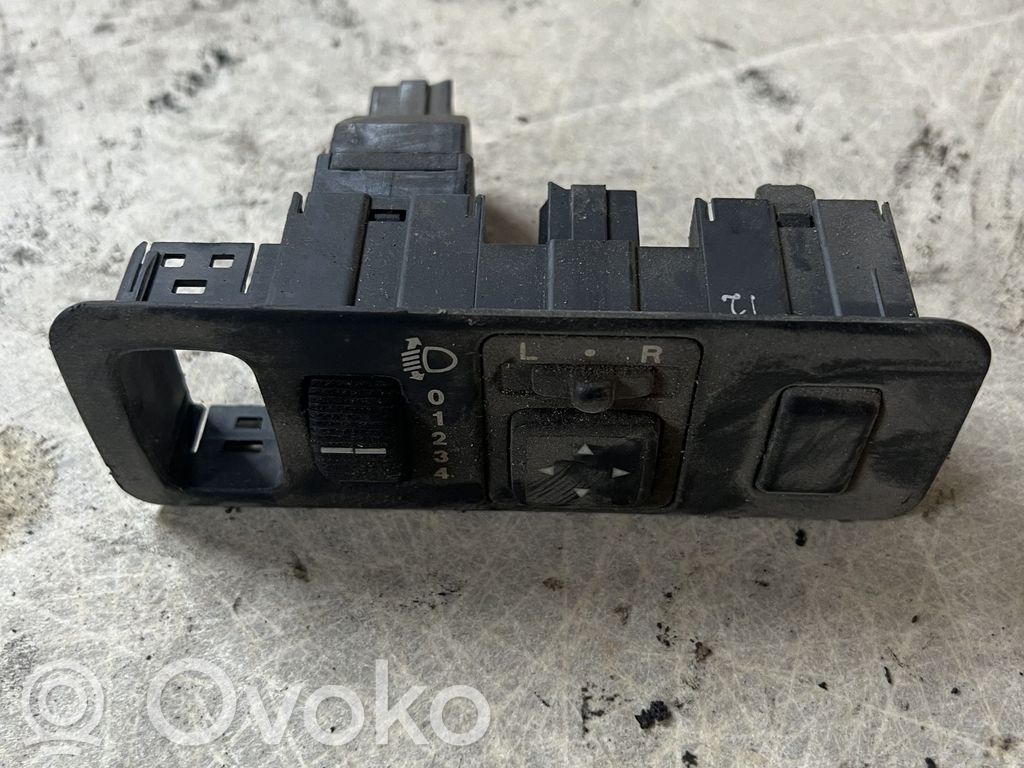 Mitsubishi Space Star A set of switches 