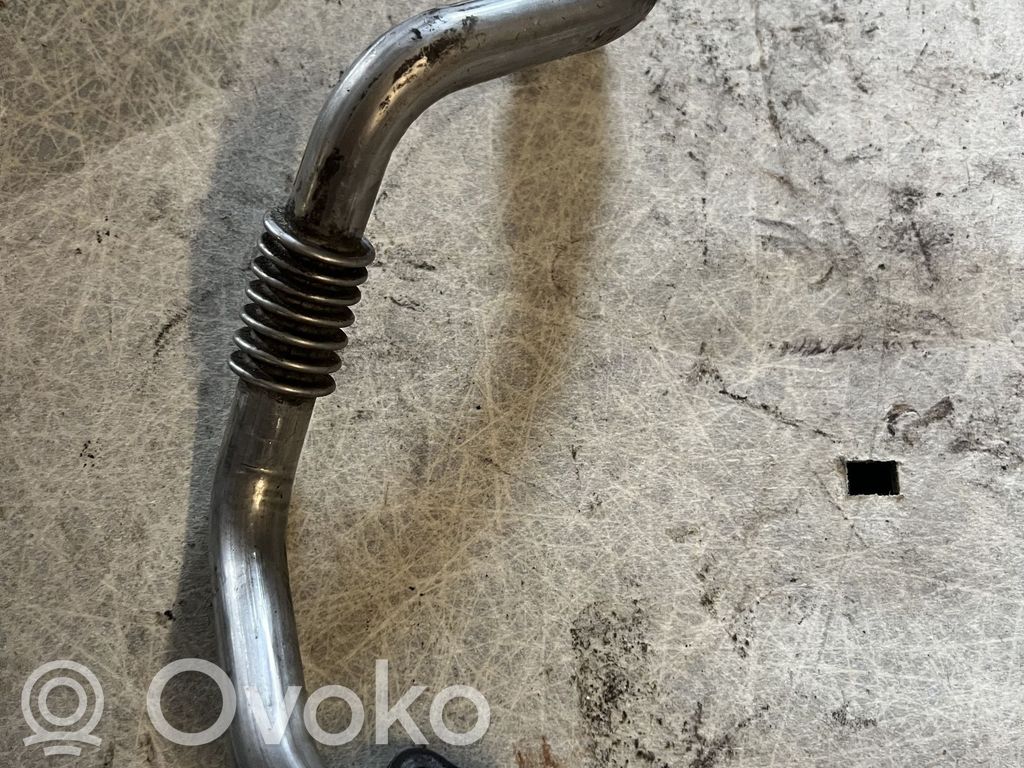 Turboahtimen öljyletku