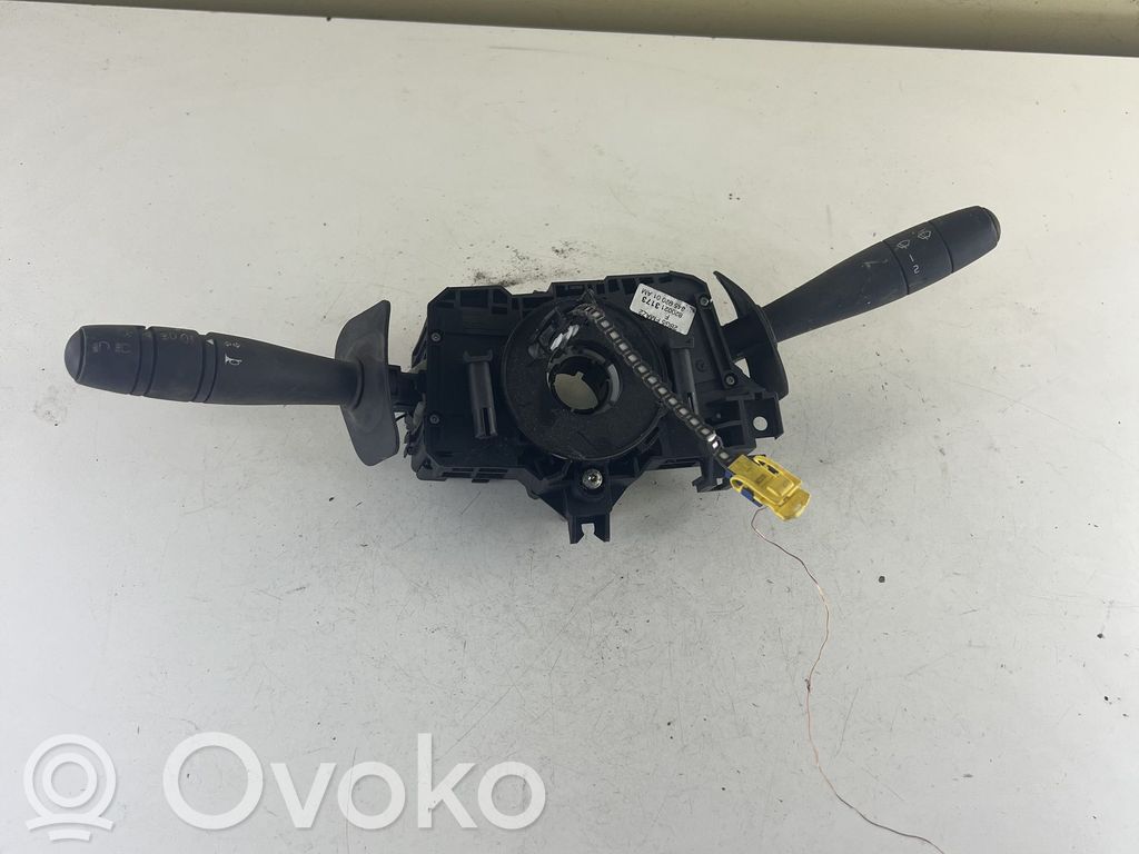 Dacia Logan I Wiper turn signal indicator stalk/switch 