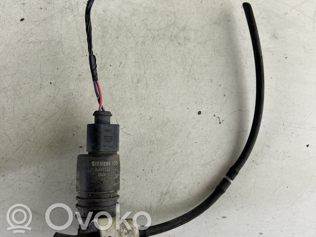 Peugeot 4007 Windscreen/windshield washer pump 