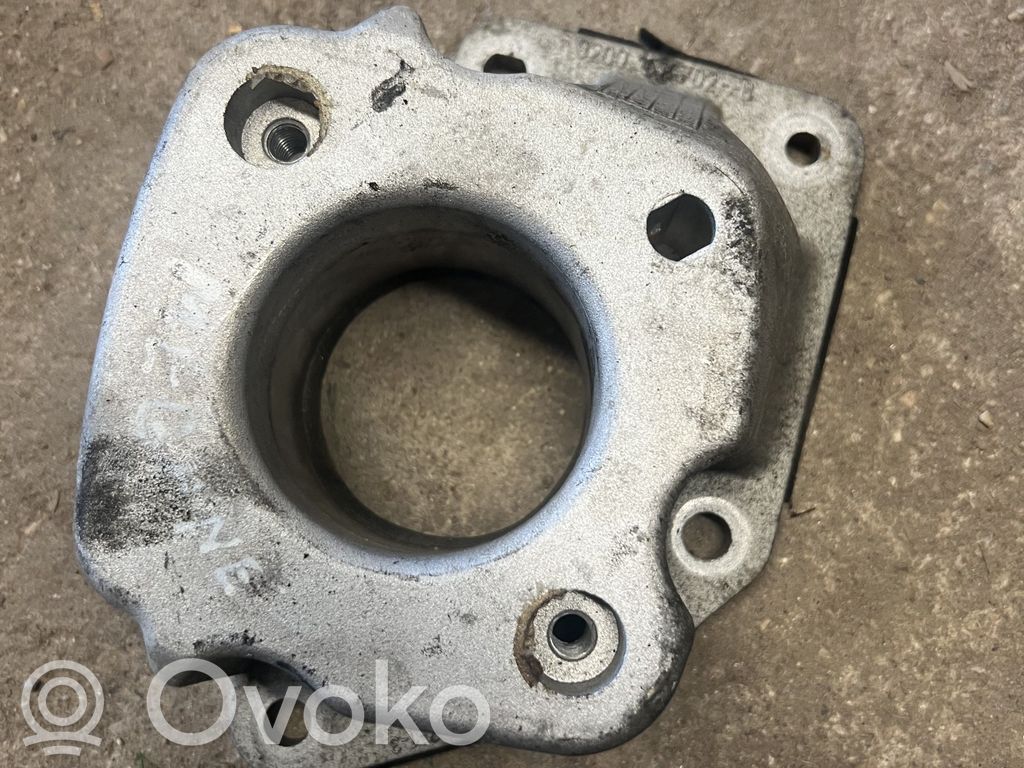 Renault Megane II Engine mounting bracket 