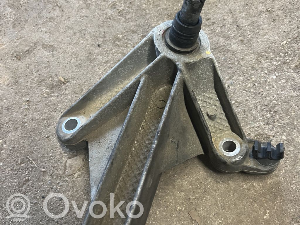 Renault Megane II Gearbox mounting bracket 