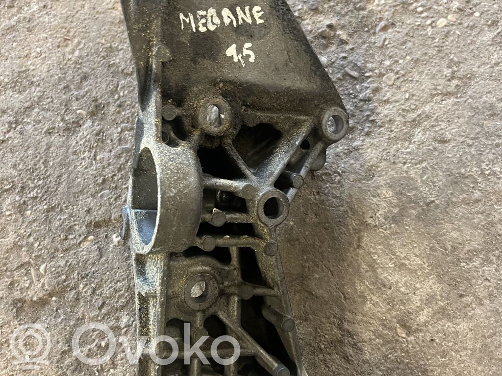 Renault Megane II Generator/alternator bracket 