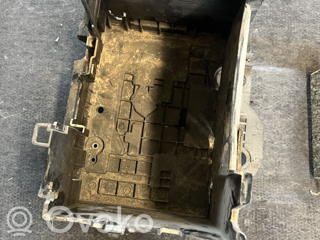Renault Clio III Akumuliatoriaus tvirtinimo padas 