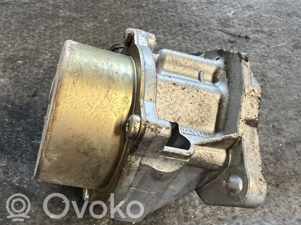 Renault Clio III Vacuum pump 