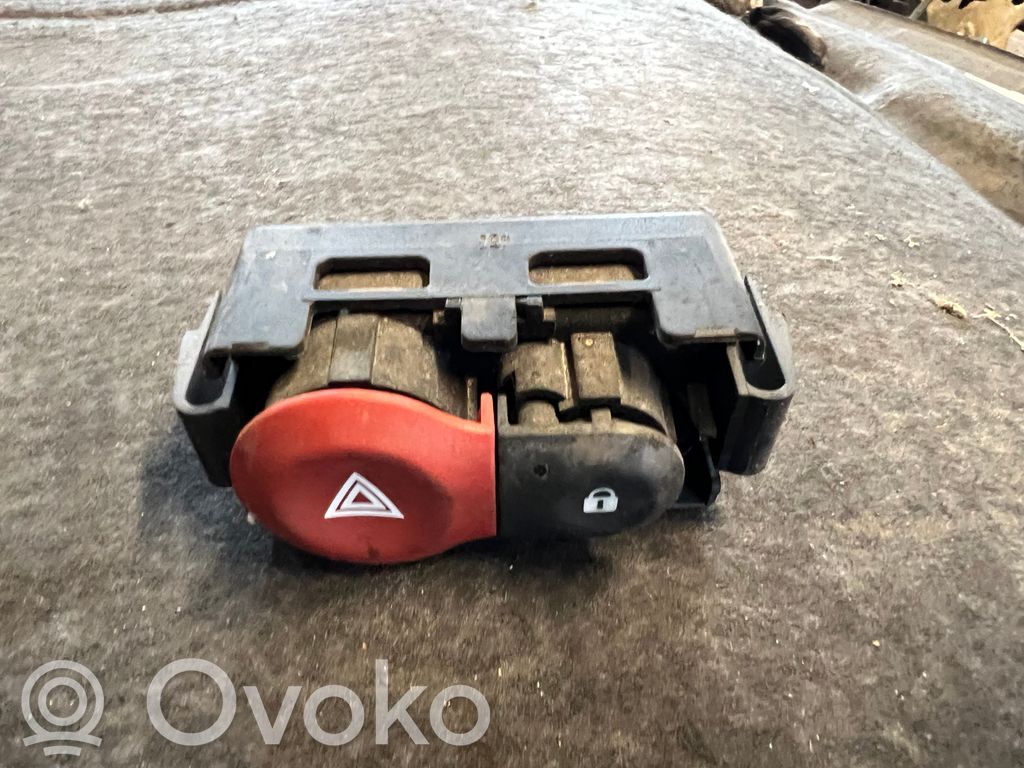 Renault Clio III Przycisk świateł awaryjnych 