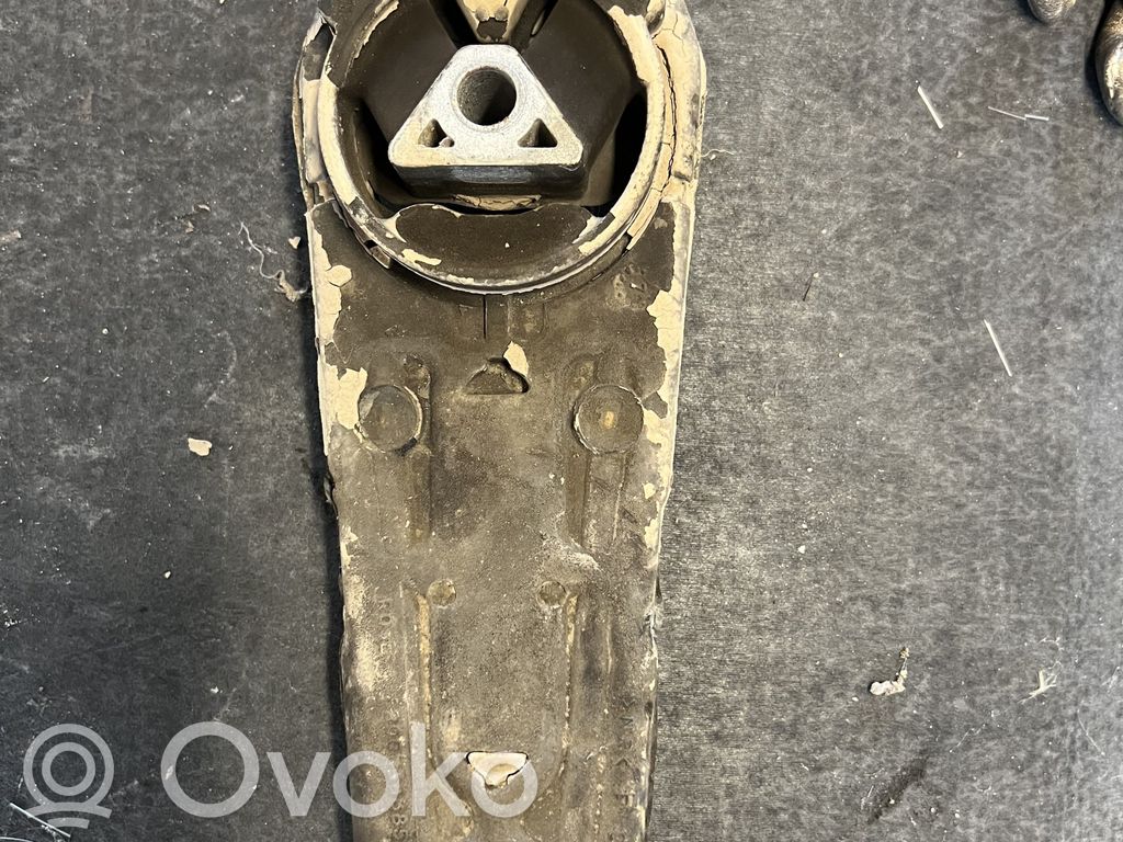 Renault Clio III Engine mount bracket 