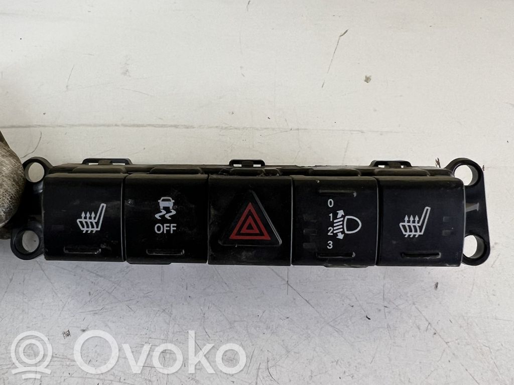 Jeep Compass Un conjunto de interruptores 