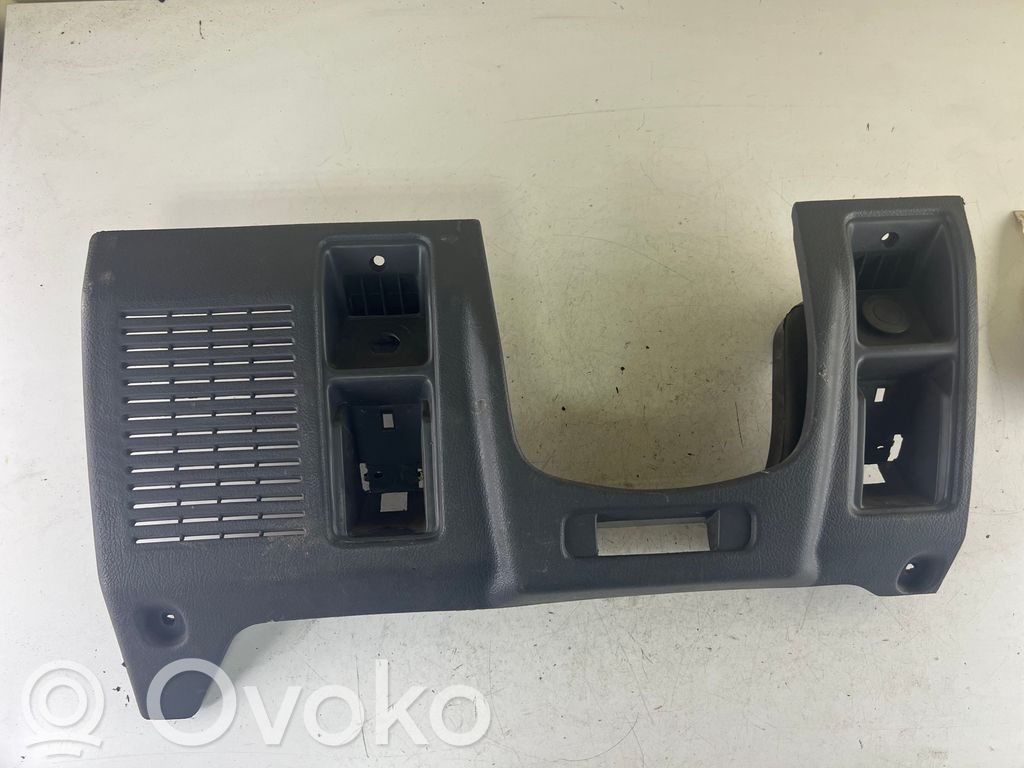 Element deski rozdzielczej / dół   MB652131