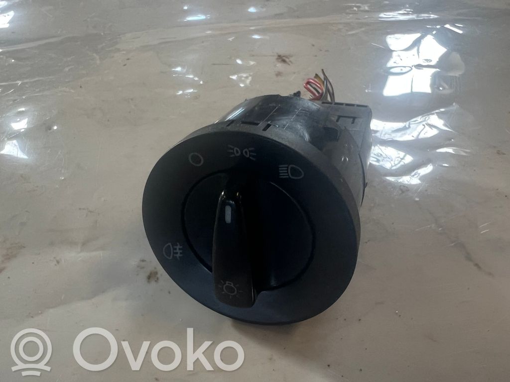 Skoda Fabia Mk2 (5J) Light switch 