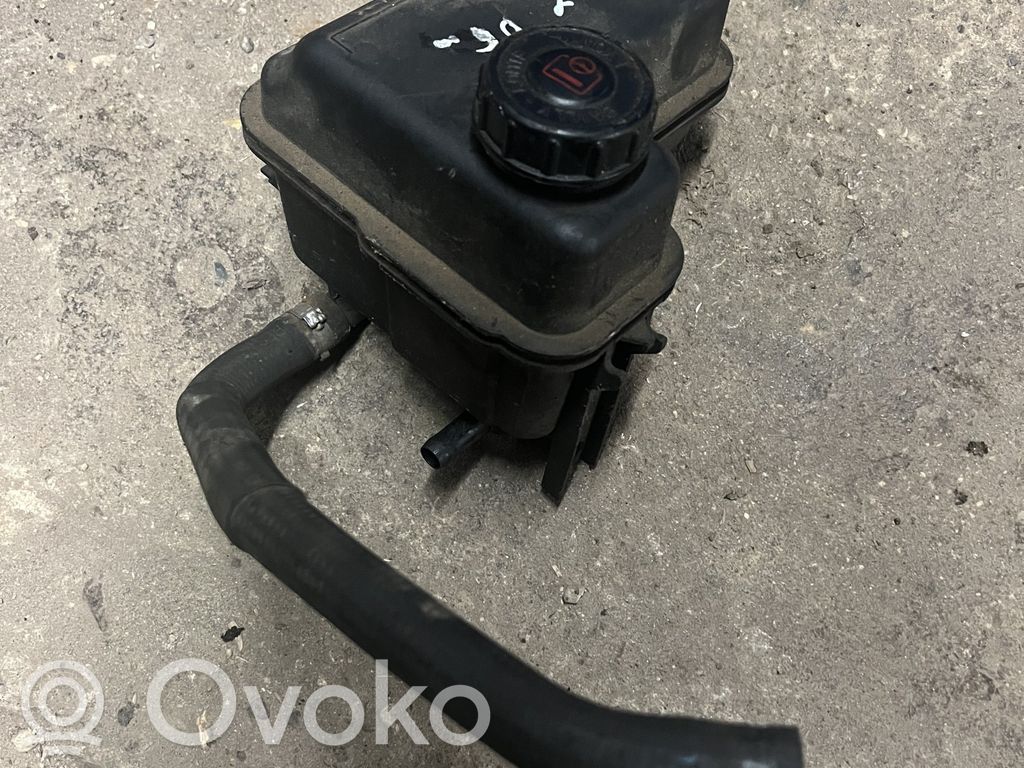 Peugeot 407 Ohjaustehostimen nestesäiliö 
