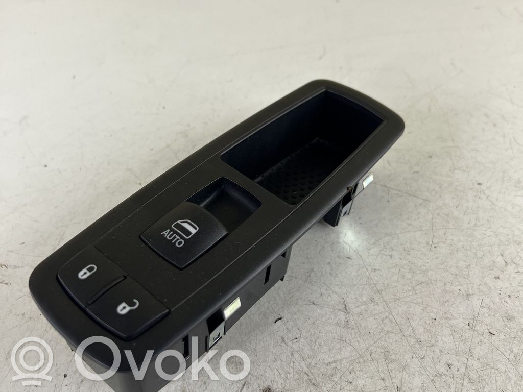 Jeep Cherokee KL Electric window control switch 