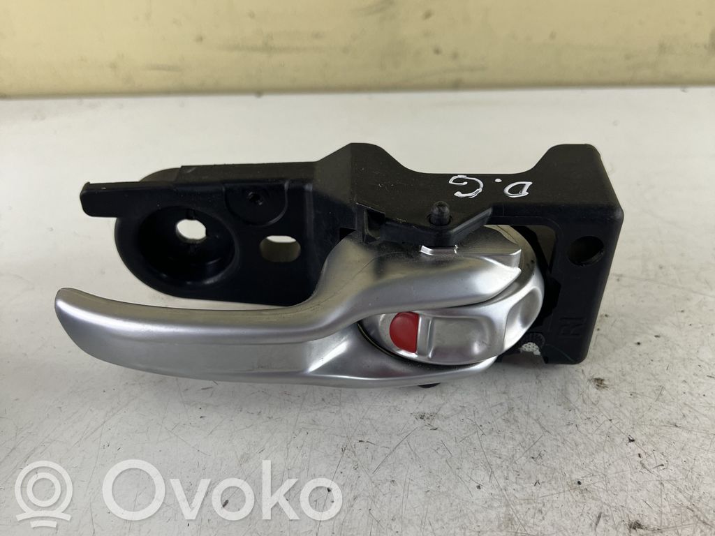 Jeep Cherokee KL Manecilla interna puerta trasera 