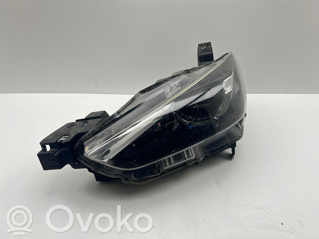 Mazda CX-3 Headlight/headlamp 