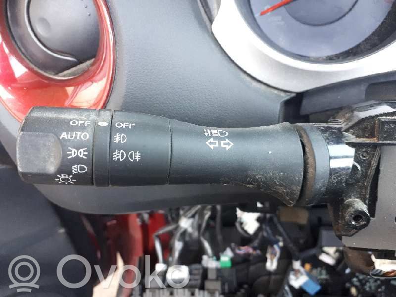 Nissan Juke I F15 Leva indicatori 