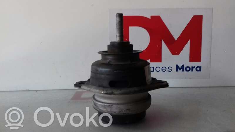 Support de moteur, coussinet   7L8199131A
