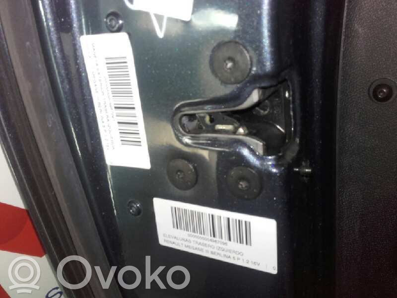 Cerradura de puerta trasera
