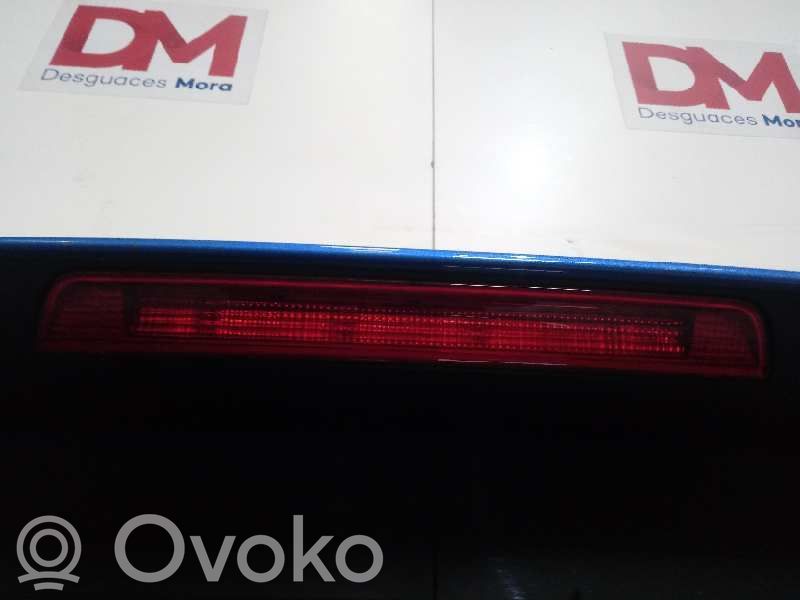 Nissan Qashqai Papildu bremžu signāla lukturis 