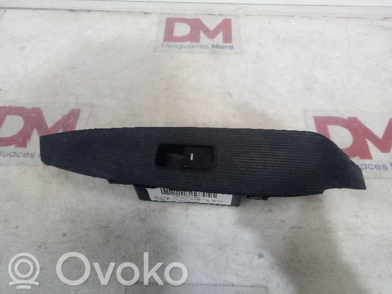 Interruptor del elevalunas eléctrico   KD4566380