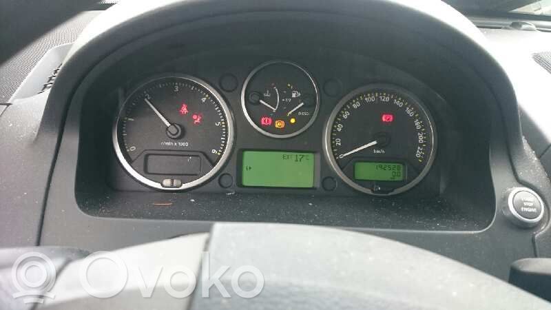 Land Rover Freelander 2 - LR2 Speedometer (instrument cluster) 