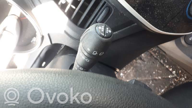 Renault Captur Wiper control stalk 