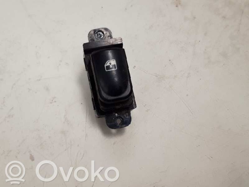 Hyundai i20 (PB PBT) Interrupteur commade lève-vitre 