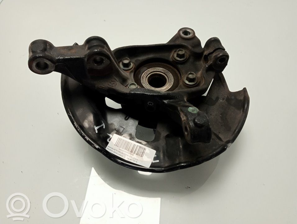 Achsschenkel vorne   D10E33031