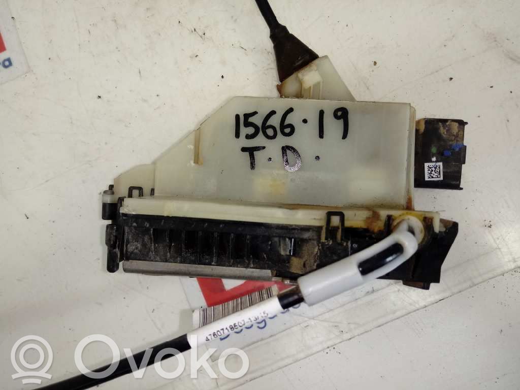 Peugeot 208 I Zamek drzwi tylnych 