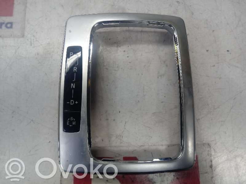 Mercedes-Benz C W204 Ramka drążka zmiany biegów 