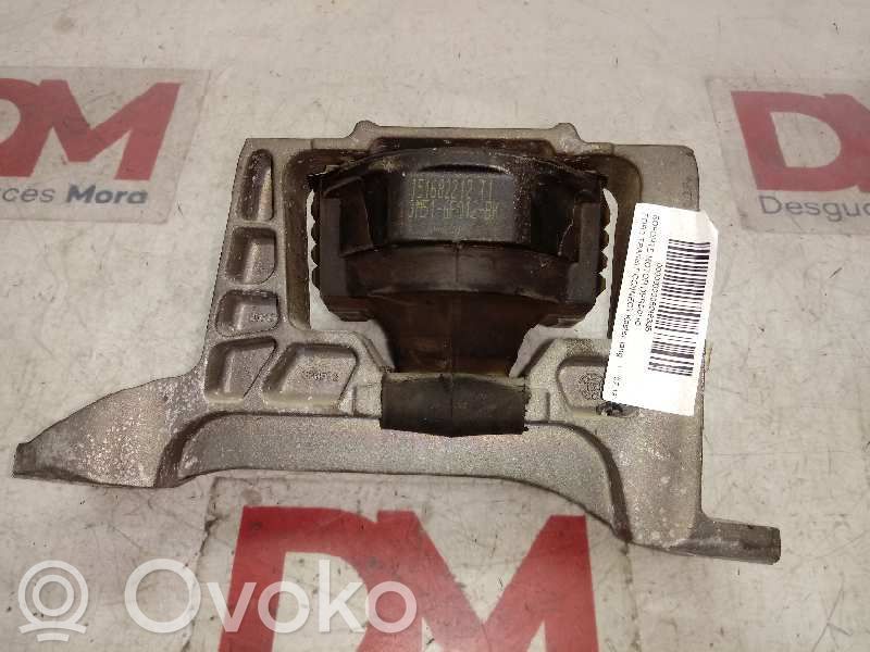 Engine mount bracket   3M516F012BK