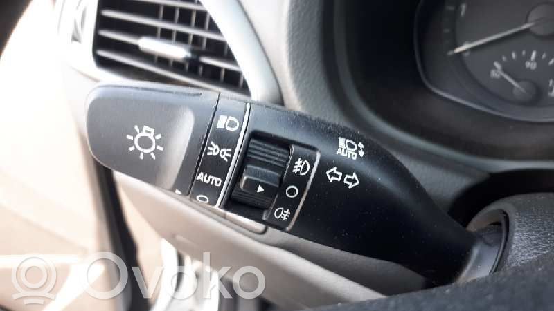 Hyundai i30 Interruptor de control del panel de luces 