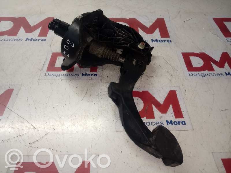 Pedal de embrague   9820886180