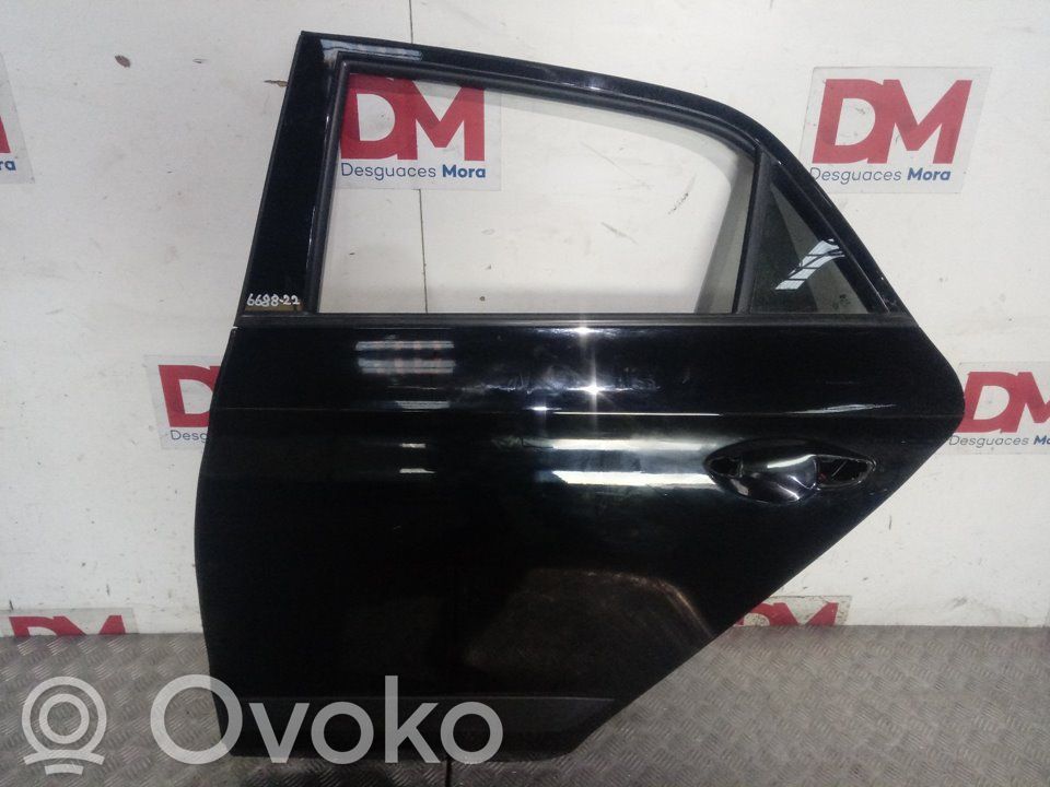 Puerta trasera   77003C8010