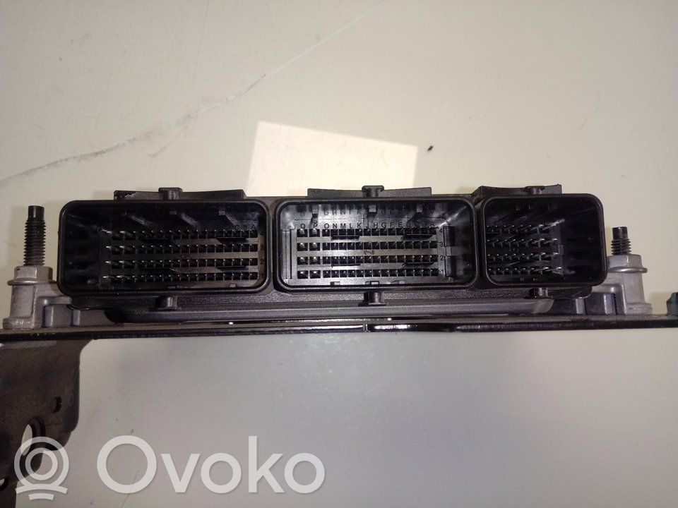 Unidad de control/módulo del motor   0281032885