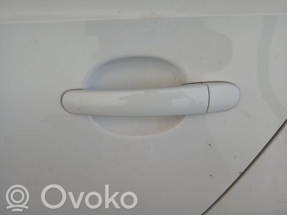 Manecilla externa puerta trasera   5N0839885H