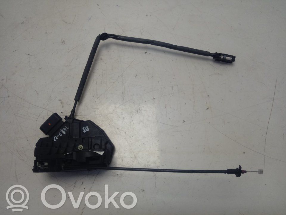 Ford Focus Priekšpusē slēdzene 