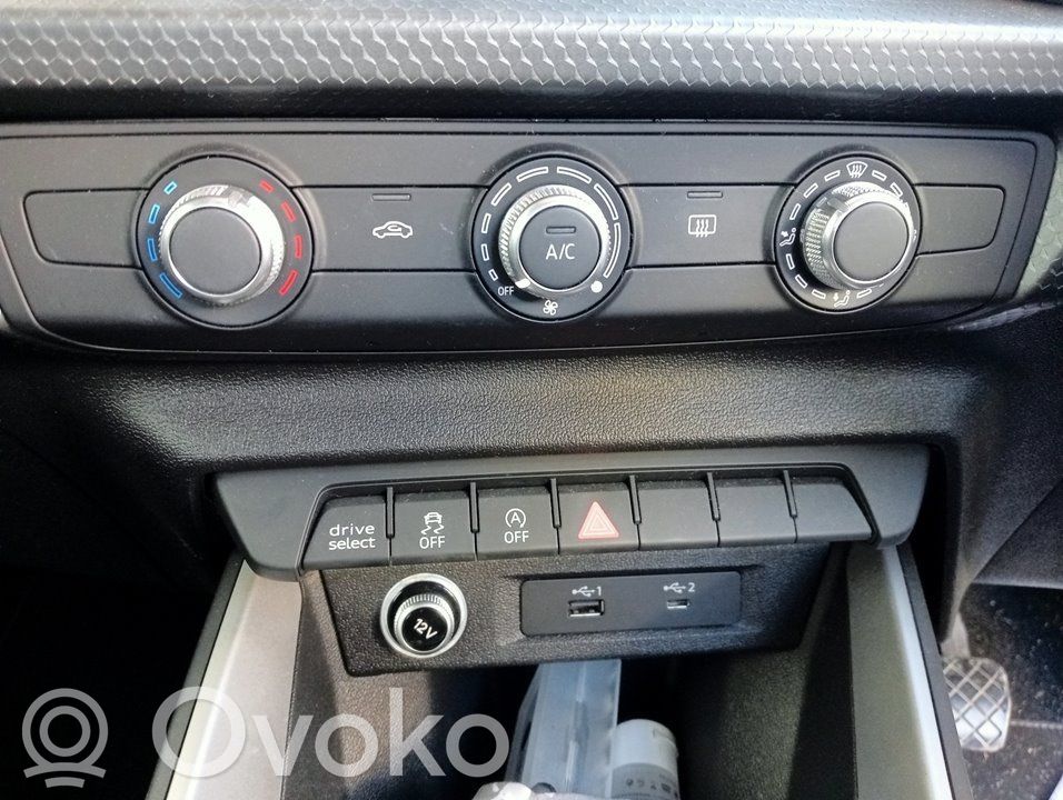Unidad de control/módulo del aire acondicionado   83A820047