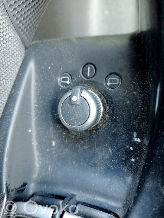 Wing mirror switch   8U0959565