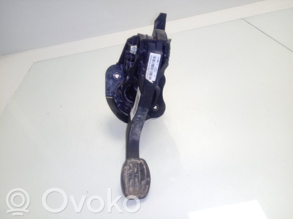 Pedal de embrague   9820886180
