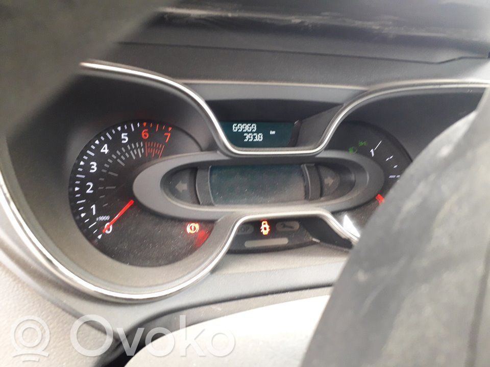 Renault Captur Geschwindigkeitsmesser Cockpit 