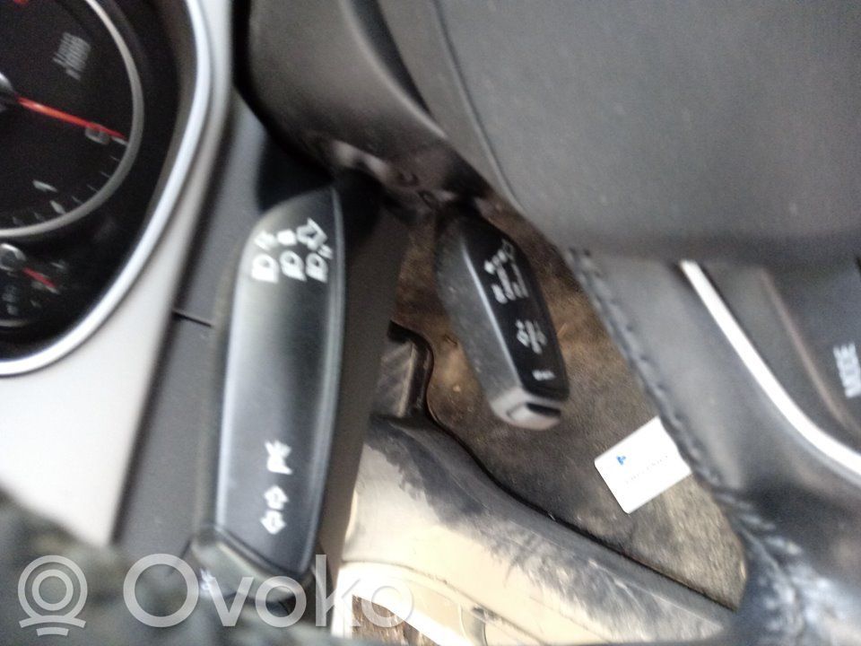 Audi A4 Allroad Suuntavilkun vipu 