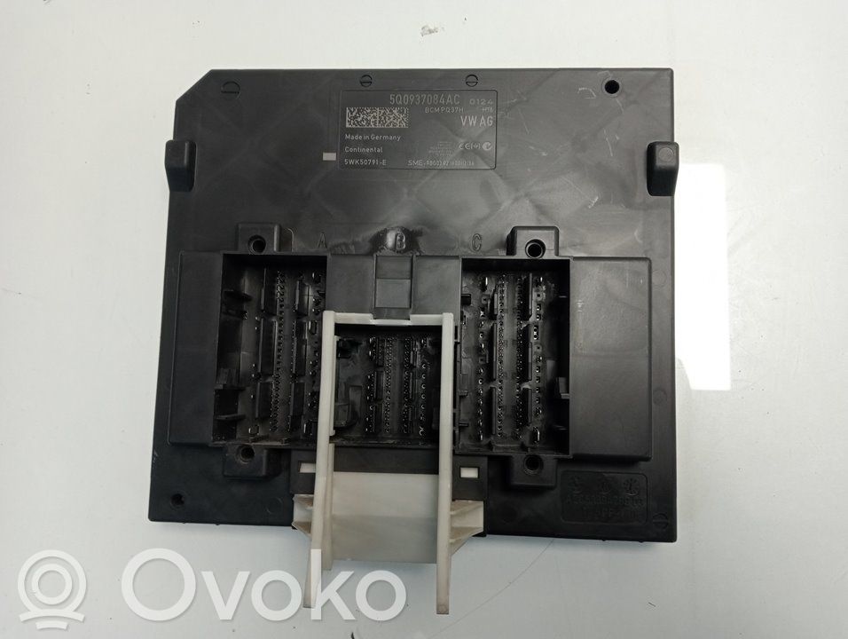 Moduł / Sterownik komfortu   5Q0937084AC