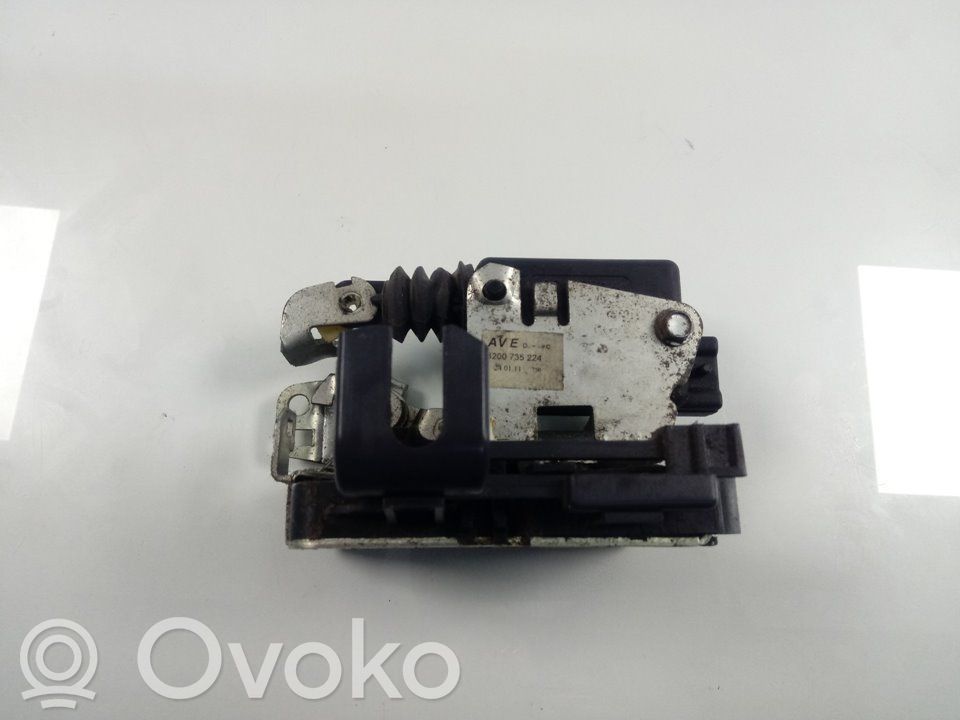 Priekšpusē slēdzene   8200735224