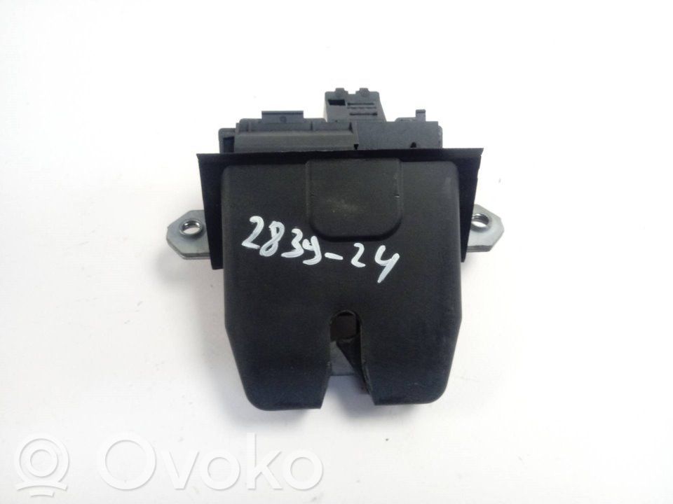 Tailgate lock latch   8M51R442A66DA