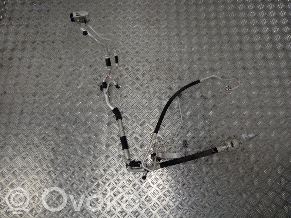 Ilmastointilaitteen putki (A/C)   T416231500