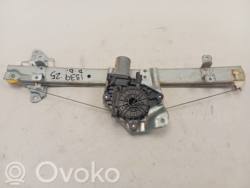 Nissan Juke II F16 Podnośnik szyby drzwi z silniczkiem 