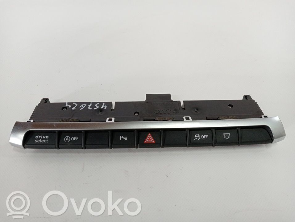 Audi A3 8Y Hazard light switch 